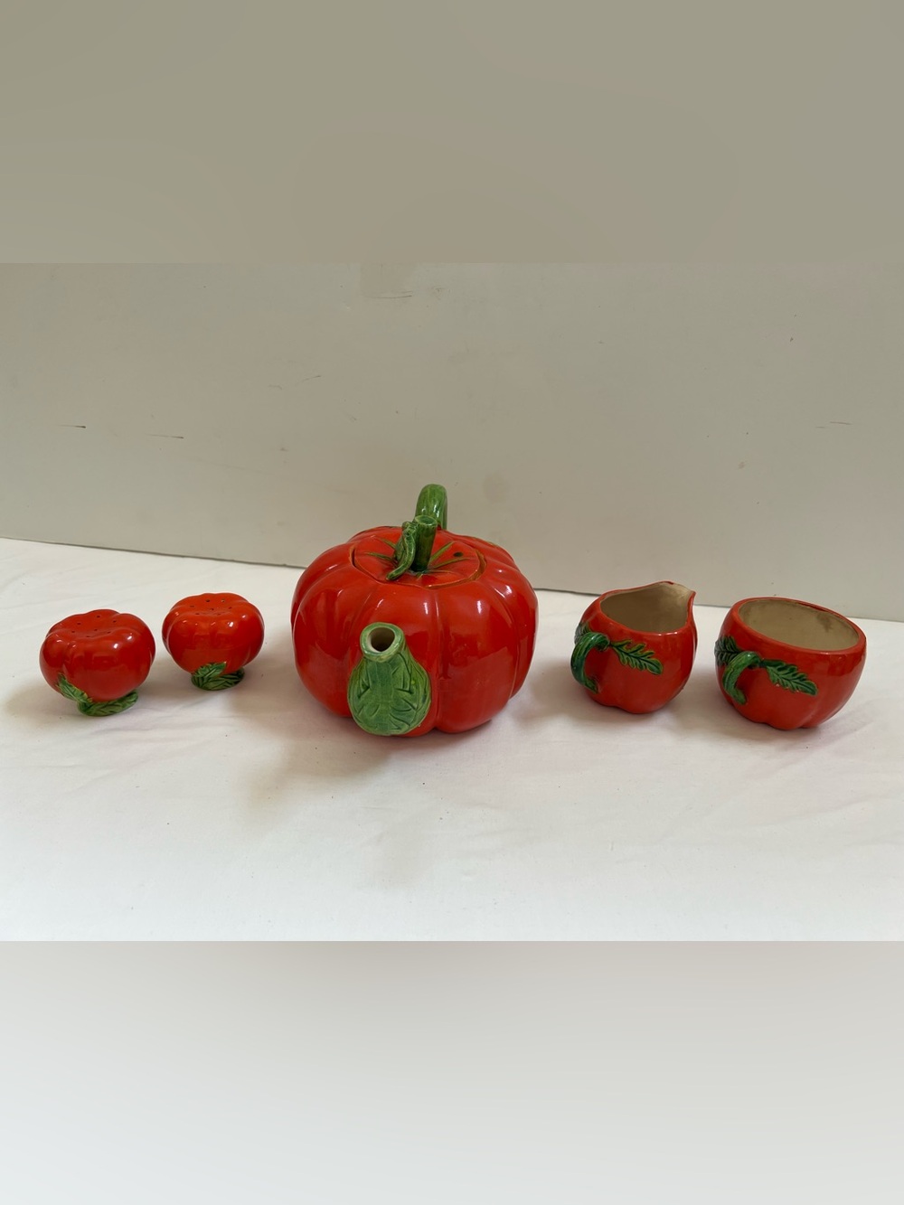 Tomato 5-Piece Tea Set Teapot Lid Sugar & Creamer Made In Occupied Japan Antique - Picture 2 of 16